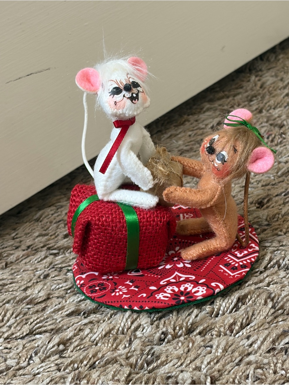 Annalee Red & White Holiday Mice with Gift and Bandana Base